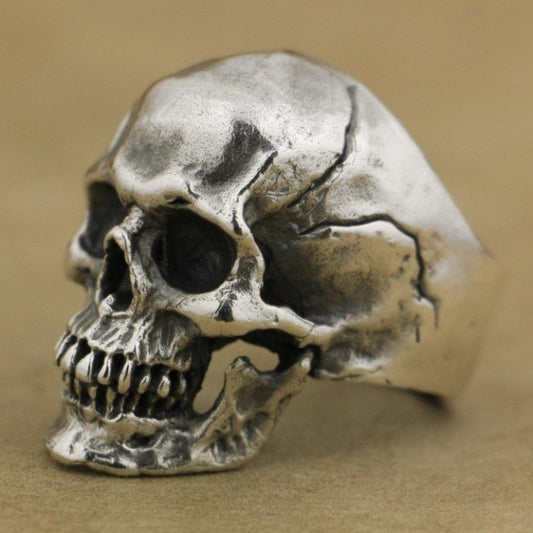 Halloween new European and American skull ring retro crack ghost head ring rock inlaid ruby men's ring