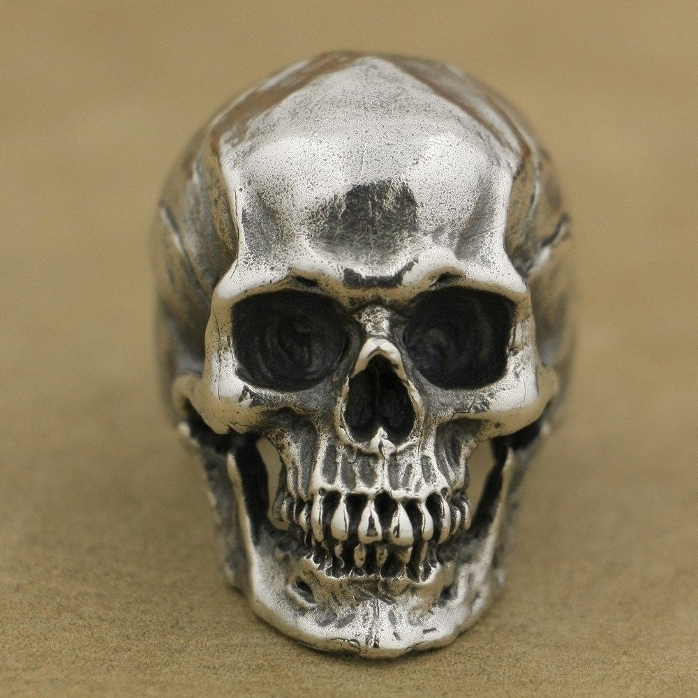 Halloween new European and American skull ring retro crack ghost head ring rock inlaid ruby men's ring